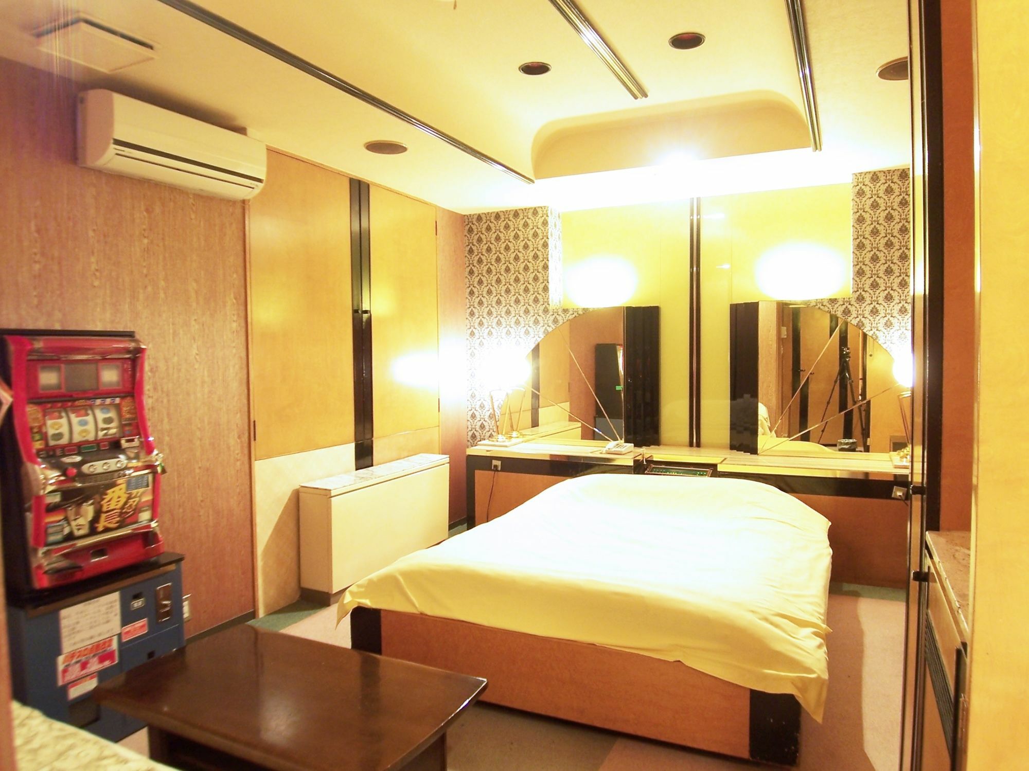 Hotel Pyramid (Adults Only) Himeji Dış mekan fotoğraf